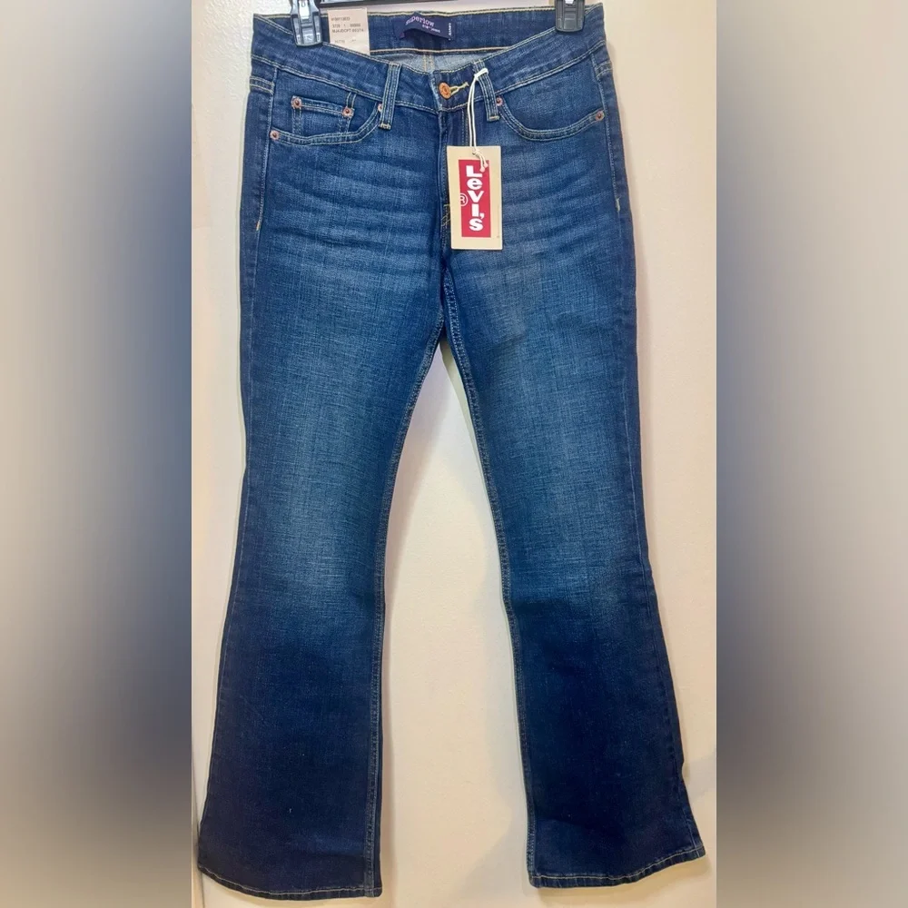 Levi's 518 Low Rise Boot Cut Jeans Classic Style Size 1 Medium Juniors/Women - Picture 3 of 7